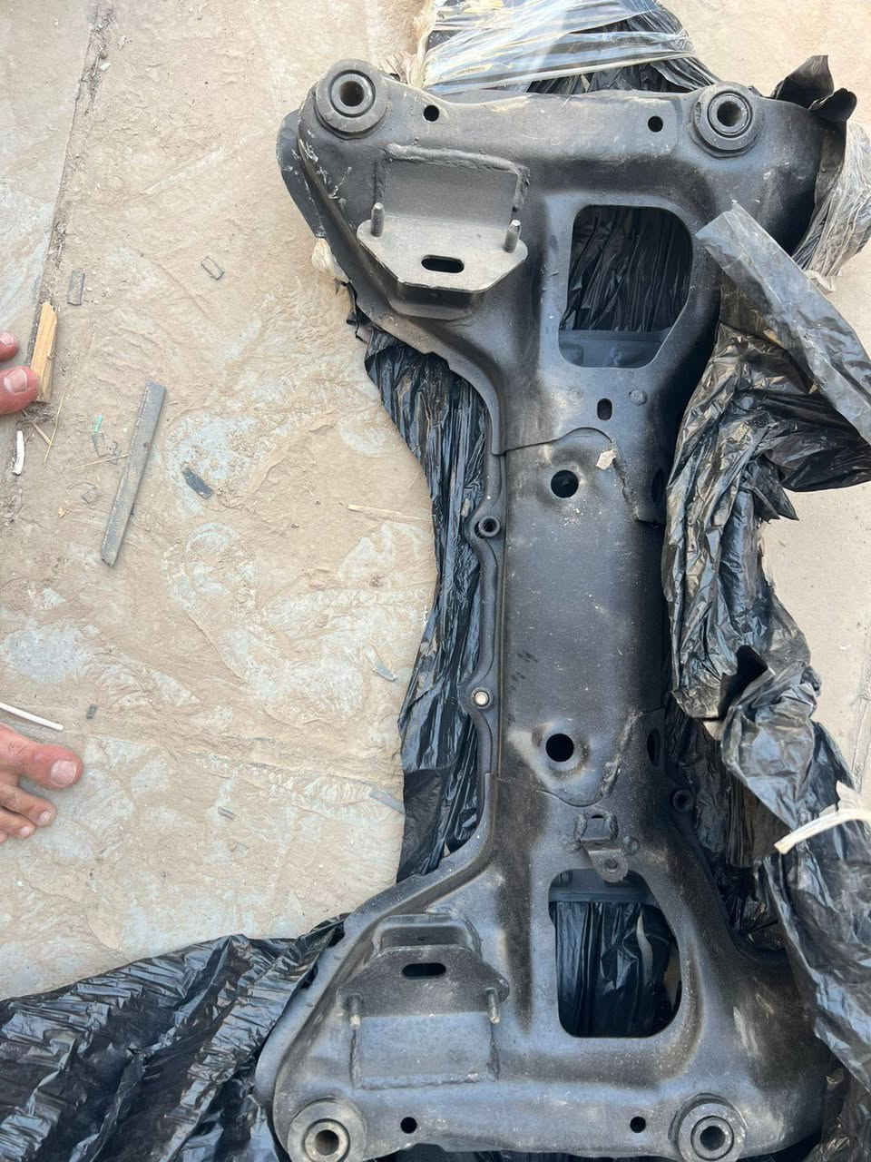 فرممه كامله هيه وطبلات ودبه مال مي  ماسحات ويده بالب اليمنى داخليه وسبايدر فوك الجنطه وقواعد دبل اماميه مال بونتيشا للبيع مكاني بغداد ***********
