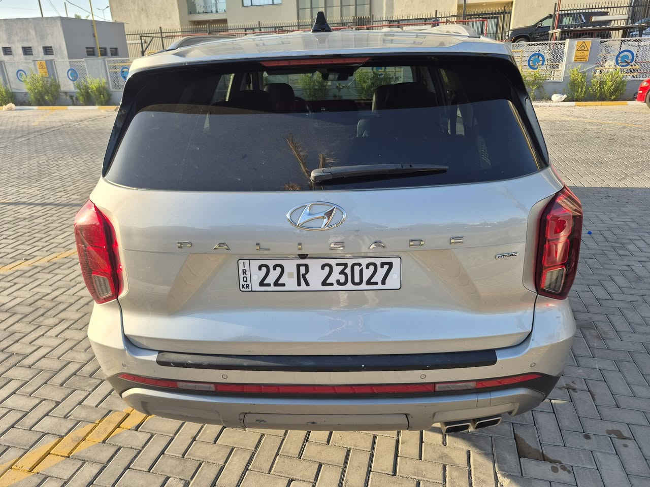 السلام عليكم
هيونداي باليسايد 2023 
وارد امريكي 
مواصفات SEL 
محرك 3.8 
ماشية 24 الف ميل 
ضررها جاملغ السايق صبغ 
بصمة وتشغيل عن بعد 
كشنات جلد وتدفئة كشنات 
كشنات امامية كهرباء 
جنطة كهرباء 
كشنات الوسطية سياحي منفصل 
رادارات امامي وجانبي قيادة ذاتية وتحديد مسار 
شحن وايرلس 
حساسات خلفية 
وبعد هواي مواصفات بيها 
دخول جديد وترقيم جديد اربيل 
سنوية بأسمي تحويل مباشر 
السعر 270 وبيها مجال 
مكاني بغداد حي الجهاد 
***********
***********
