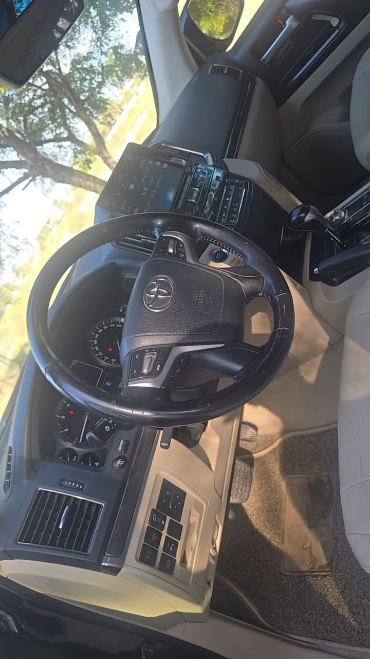 لاندكروزر للبيع موديل 2021
رقم بغداد بسمي تحويل مباشر
ماشيه ٧٥ حقيقي 
محرك ٨ استندر
مكفوله كفاله عامه 
السعر  ٥٥٥ دولار 
لاستفسار ‭٠٧٧٨ ٢٤٧ ٧٦٥٢‬
