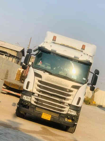 سلام عليكم سياره لبيع سكانيا راس تريله مكينه 420 كير 1000 راجز موديل 2007 بسم شريكه تخم تاير السعر 130 العنوان بصره الزبير *********** /***********
