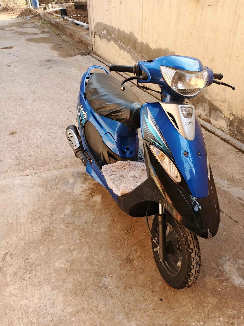 سلام عليكم دراجه للبيع 
للبيع تي في اس 
كامله كهربائيات كل 
مكينه مكفول 
السعر راسل ودلل
رقم ‏‪***********‬‏
واتساب موجود
