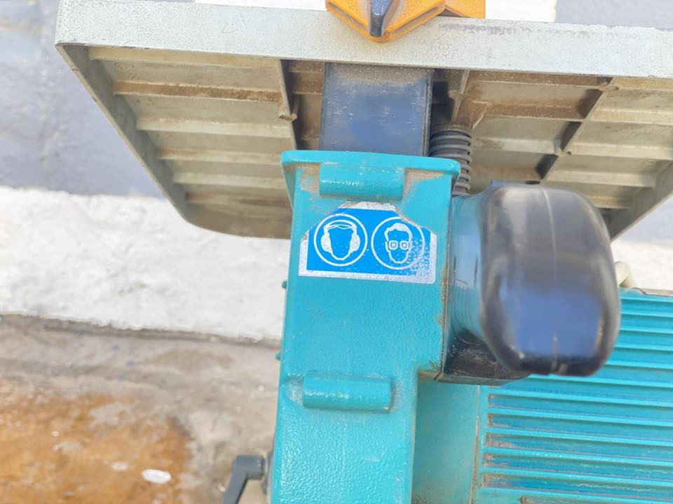 كتر للبيع جديد غير مفتوح مكانه نجف القرص جديد مصارله شهر ***********     350 الف
