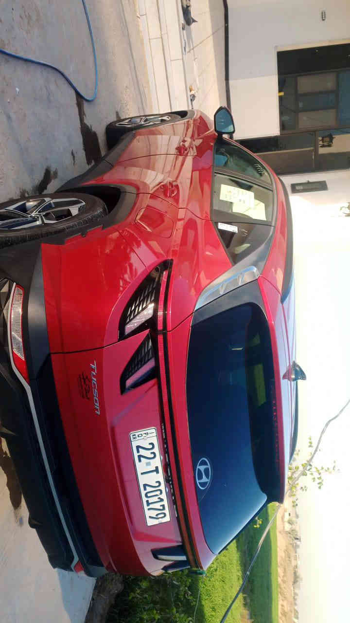 توسان 2023 
ماشيه 50 الف مكفول من الصبغ
حادثها فقط داعميه اماميه بدون ايرباك رقم اربيل بأسم شركه تحويل مباشر فول مواصفات فتحه بصمه جلد كشنات كهرباء محرك 2500 صور الحادث موجود بالمنشور
 السعر 195 وبيها مجال العنوان مجمع بسمايه
للتواصل ***********
