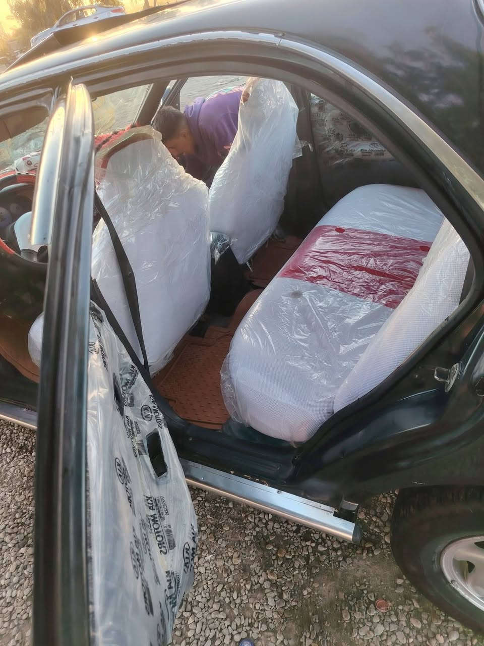 بسم الله الرحمن الرحيم السلام عليكم سياره سوناتا تو البيع مستعجل عليها كير عادي محرك قبق أسود محرك ٢٠٠ تفاصيل خاص *********** عليه واساب رقم بغداد كليزي هزه جديد السعر ٣٨ وبيه مجال
