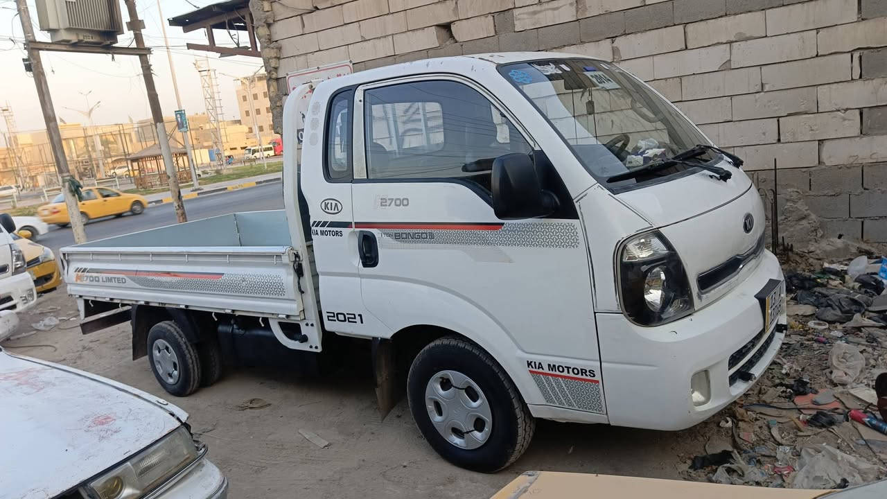 كيا بنكو نثية محرك 2700 موديل 2014 بلادية سيارة نظيفة مامتعوبة رقم ميسان انكليزي سنوية لغاية 2030 مكان السيارة البصرة السعر 98ورقة وبيها مجال بسيط حك الجية رقم الهاتف ***********
