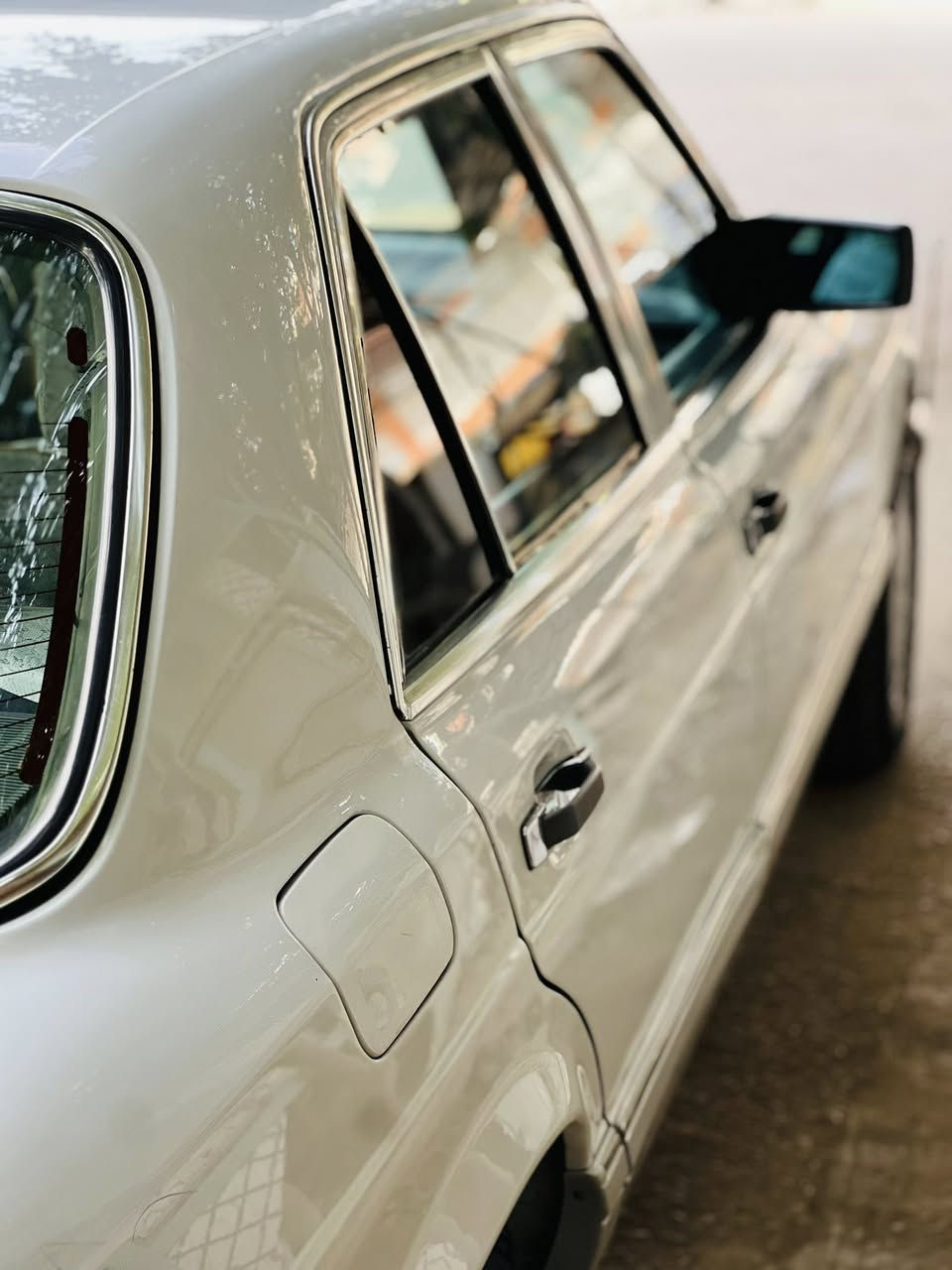 للبيع مارسدس جامبو مديل 1992 رقم بغداد دولي مكينه محور 3000 فتحه شغاله كهربائيات كلها شغاله السعر 68 وبيها مجال للستفسار *********** العنوان كربلاء 🫡
