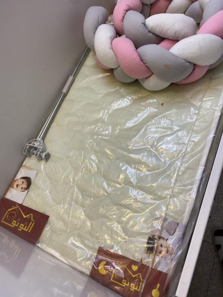 جربايه طفل غير مستخدمة الله يشهد ولا دقيقه مع كامل ملحقاتها تور فوكها يصير هم 

***********
