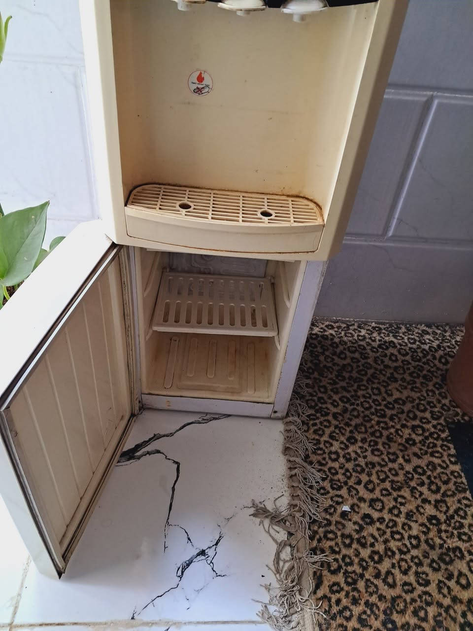 سلام عليكم مرخصت الادمن أغراض للبيع مكان لبياع شرطه الخامسه اي استفسار خاص غراض كلهن نظيفات شري خاص او اتصال عل رقم ***********
