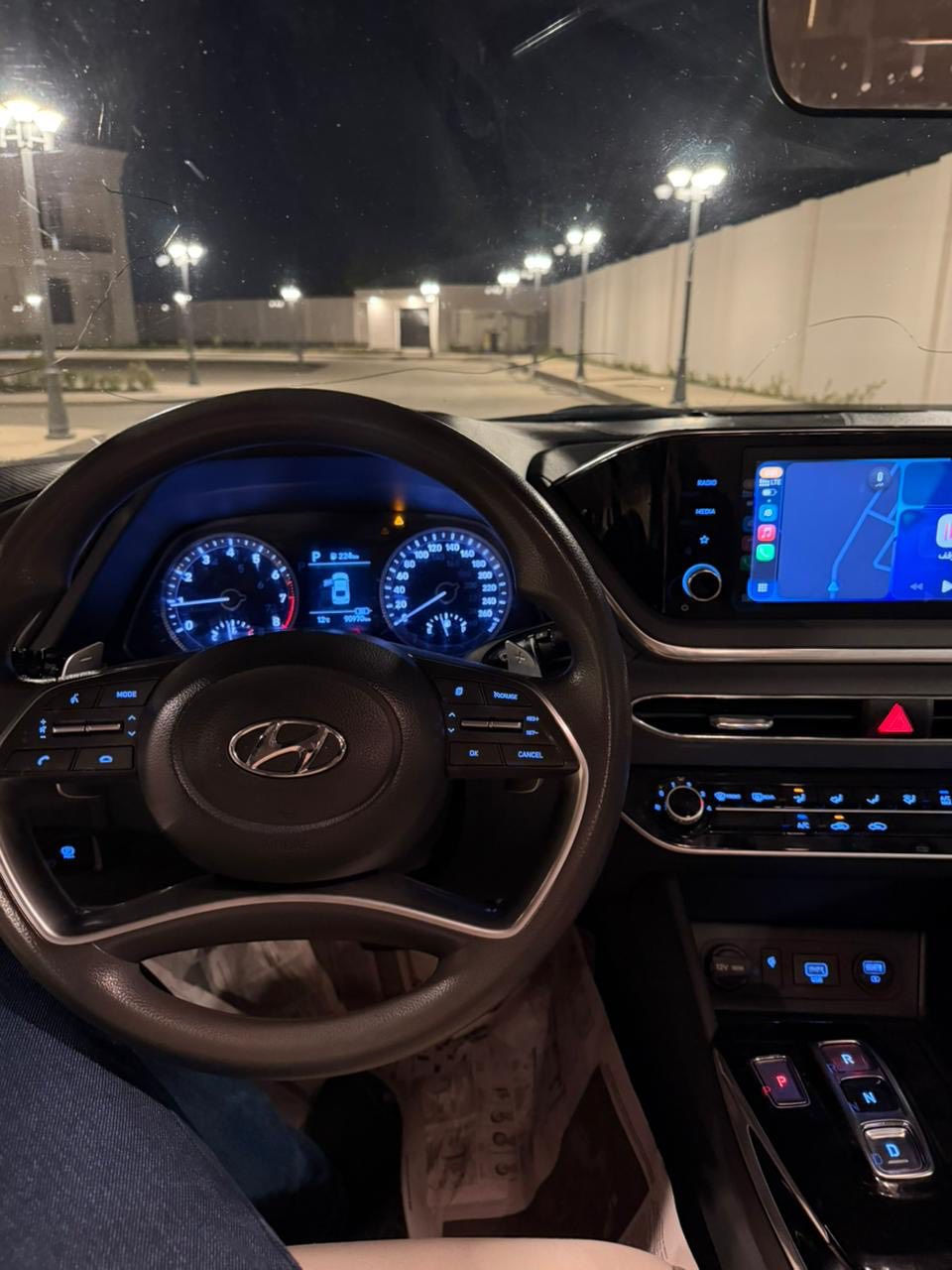 السلام عليكم
سوناتا 2023 خليجي ابيض  
فول عدا البانوراما 
ماشية 91 الف 
محرك 2.500 طبيعي 
بارد في الباب خلف السايق والهلال 
دعامية امامية مبدلة لون مقارب 
السيارة اشتريتها زيرو من الوكالة اول مانزلت 
والسيارة جاهزة 
السعر 210 وبيها مجال
للتواصل ***********
