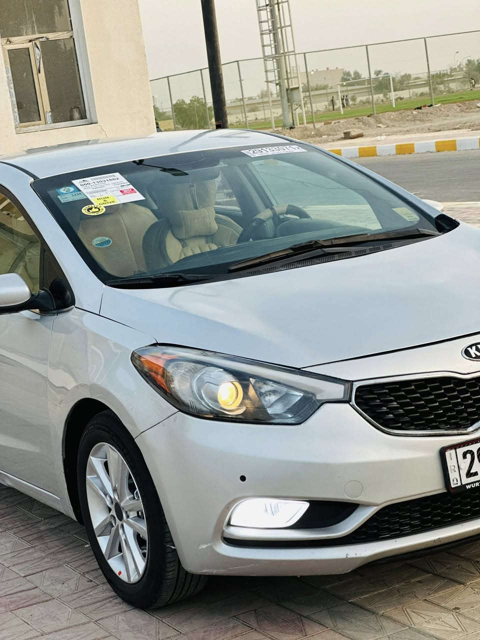 السلام عليكم سياره كيا فورتي أمريكيه للبيع موديل 2015 رقم واسط حره تحويل مشروع وطني الرقم الدولي ضررها تبديل جاملغ أمامي صبغ بنيد وصبغ الهلال الخلفي محرك ٢٠٠٠ شاشه كاميرا تحكم جهتين مرايات شفط ويل كروم تبريد حداديه السعر 105 ورقات وبيها مجال بسيط للشراي مكان السياره ناصريه الشموخ للإستفسار *********** *********** أرقامي بيهن واتساب
