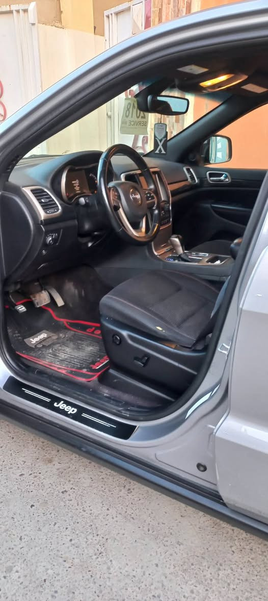 سلام عليكم جيب لاريدو موديل ٢٠١٧ ضررها بوند وجاملغ اليسار وجاملغ اليمين تقريبا نصف بدون بارد ماشيه ١٤١ ميل السياره موصفات شاشه كبيره كشنات تدفئه ستيرن هيتر حراري السياره فول ماعد بانوراما السياره دفع رباعي رقم دهوك سعر ١٧٧ بيهه مجال قليل وعليها غرامه ٩ $ دولار أمريكي ينزل من سعر رقم تلفون كورك *********** اسيا *********** السياره بل موصل/////
