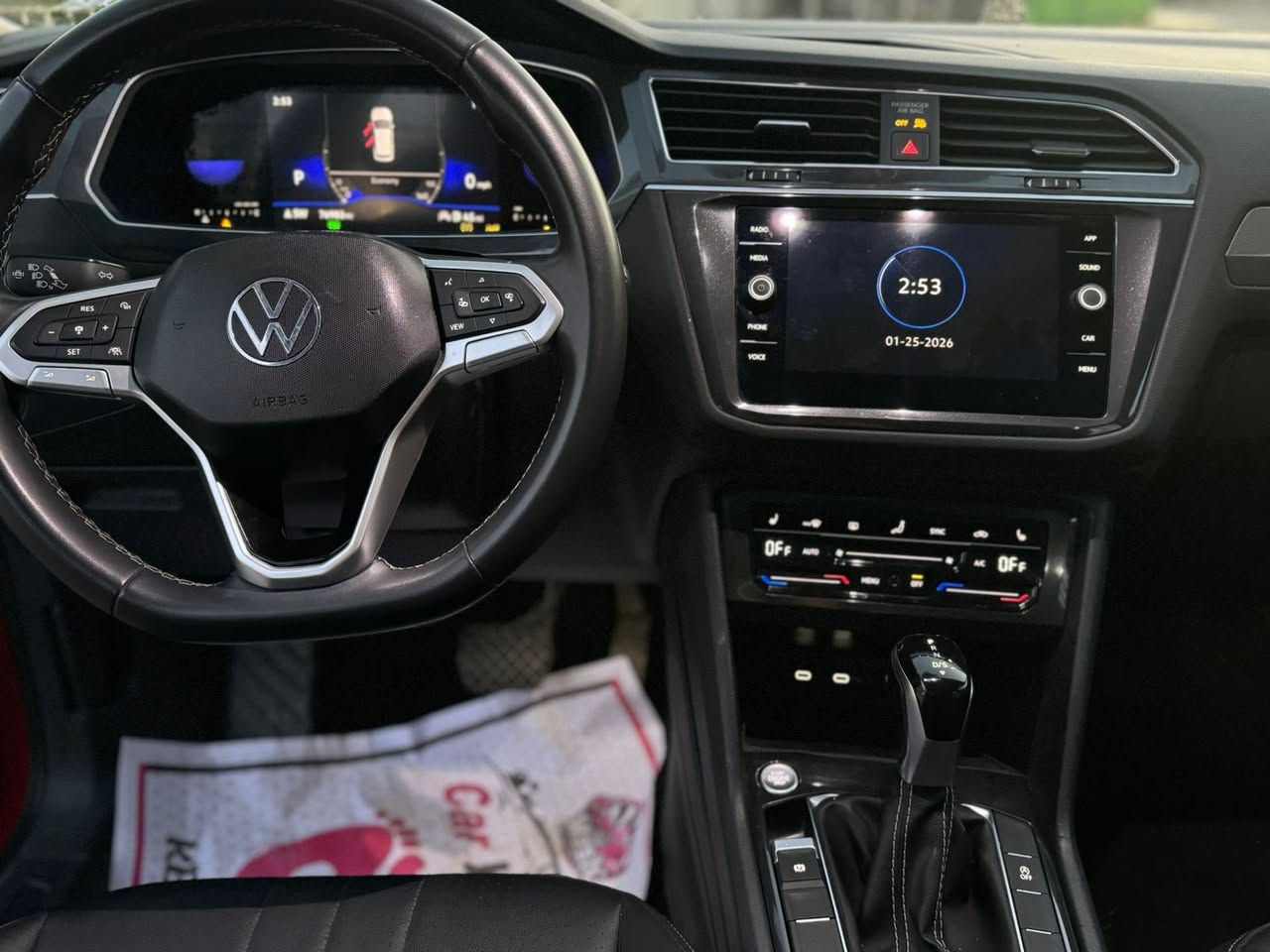 السلام عليكم تيكوان
موديل23 بيها بنيد مصبوغ وبارد بل جاملغ 
تعديل راس الشاصي ماشيه70 فول SEبلص 
بانوراما جلد كشن كهرباء هيترات تبريد بيانو لمس
مكان السياره كركوك سعر175 بي مجال   ***********
