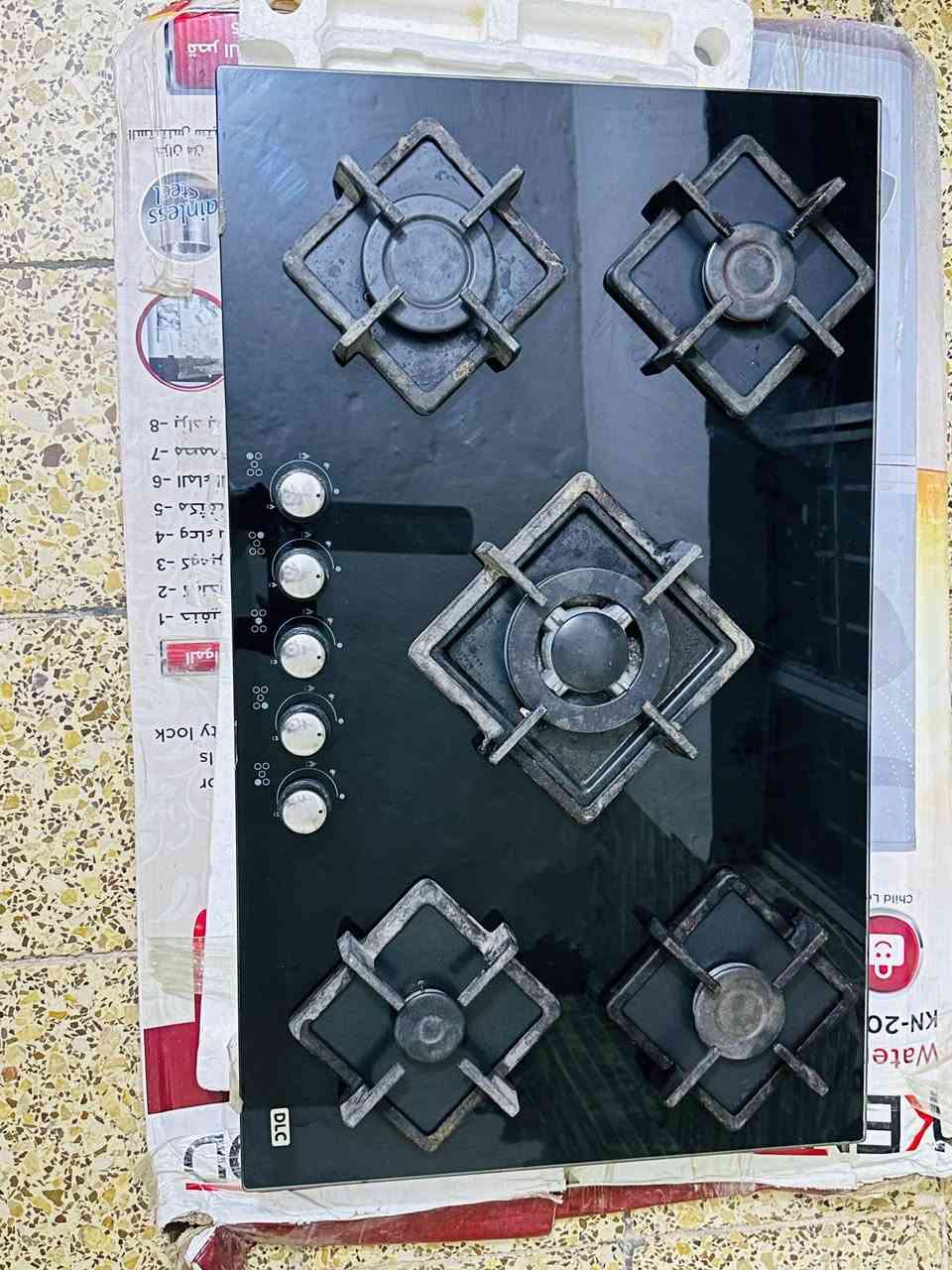 طباخ منضدي للبيع
ماركة DLC
غازي ويحتوي ع جدحة كهربائيه 
وكل ملحقاته وياه 
نظيف 100% إستعمال اقل من شهر
السعر ١٥٠ الف وبي مجال 
تفحصه كامل قبل ماتشتري 
واتساب : ***********
