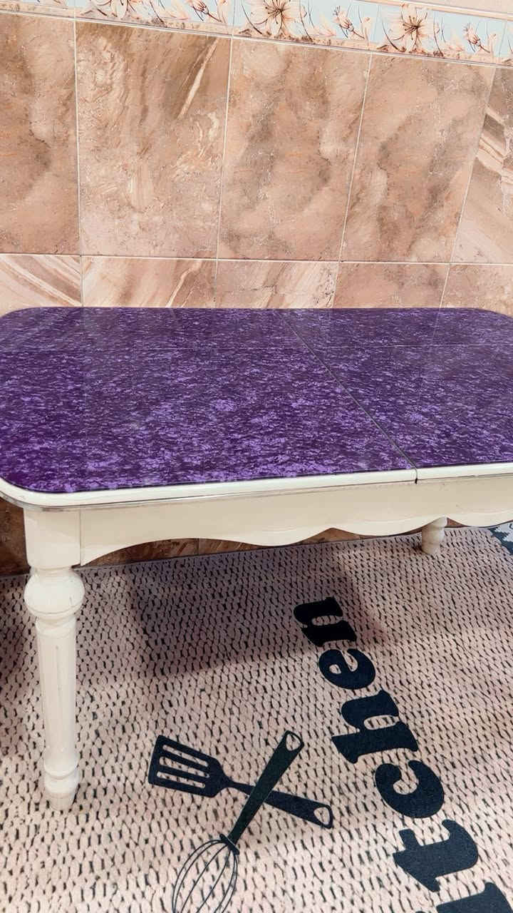 ميز طعام مرمر حراري وخشب زان
ميز حجم 80في130
كبير وقوي وثقيل جدا فقط ميز بدون كراسي 
السعر 100الف بي مجال. بسيط
المكان بغداد


**إذا كنت صاحب هذا الإعلان وتريد حذفه لأي سبب، رجاءا أرسل رسالة إلى الدعم الفني**
