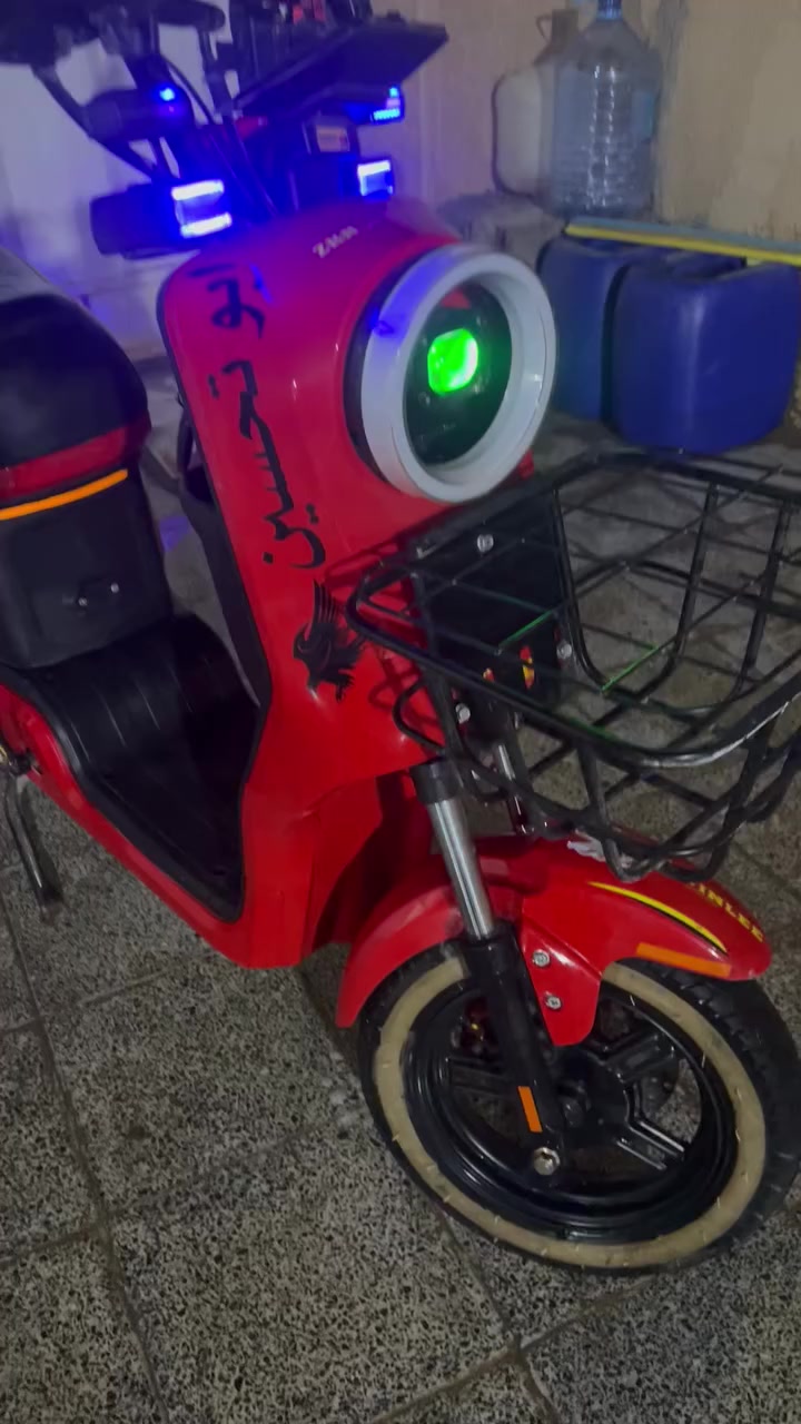 السلام عليكم دراجة R9 للبيع الدراجة خير من الله مواصفات خيالية للاستفسار *********** السعر ٣٧٥ الف قفل قفل الدراجة تسوة سرعته ٦٠ حقيقي اربع نمر
