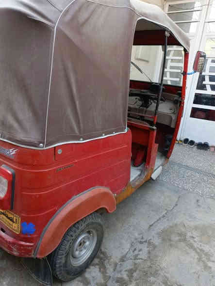 سلام عليكم تكتك 18لبيع رقم نكليزي
جاهزه تخم تأير جديد جادر جديد معمره دوسات نقصهن بس صبغ مكان مدينه الصدر سعر 5ملاين ***********
