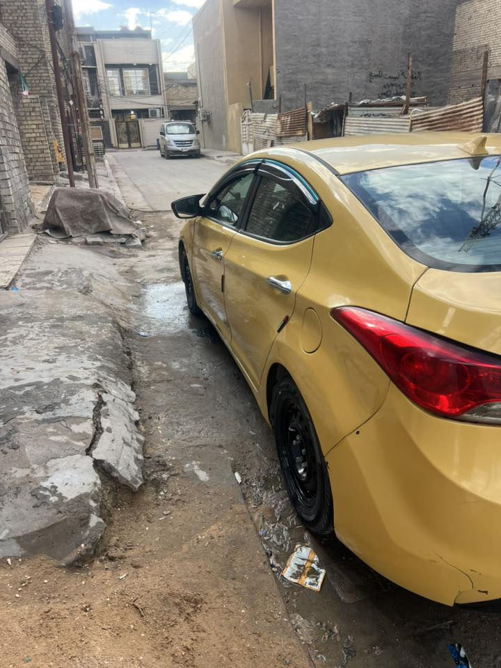 سلام عليكم النترا 2013 وارد امريكي  بس جاملغ خلف السايق مصلح علئ بارد مكينه وكير خير من الله التبريد عاطل صدر امامي خلفي جديد مكاني الامين الثانيه  رقمي *********** السعر 95  ورقه مجال قليل
