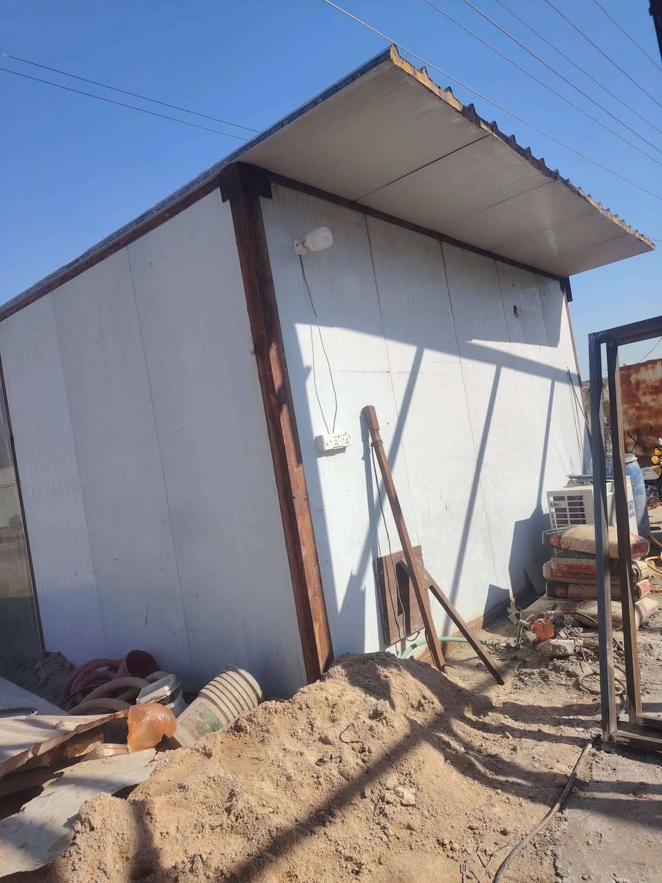 كرفان لللبيع كامل مع الواجهه جام قياس خمسه متر في خمسه متر السعر 1250
مكلف بالنشر الاتصال علئ الرقم ***********@
