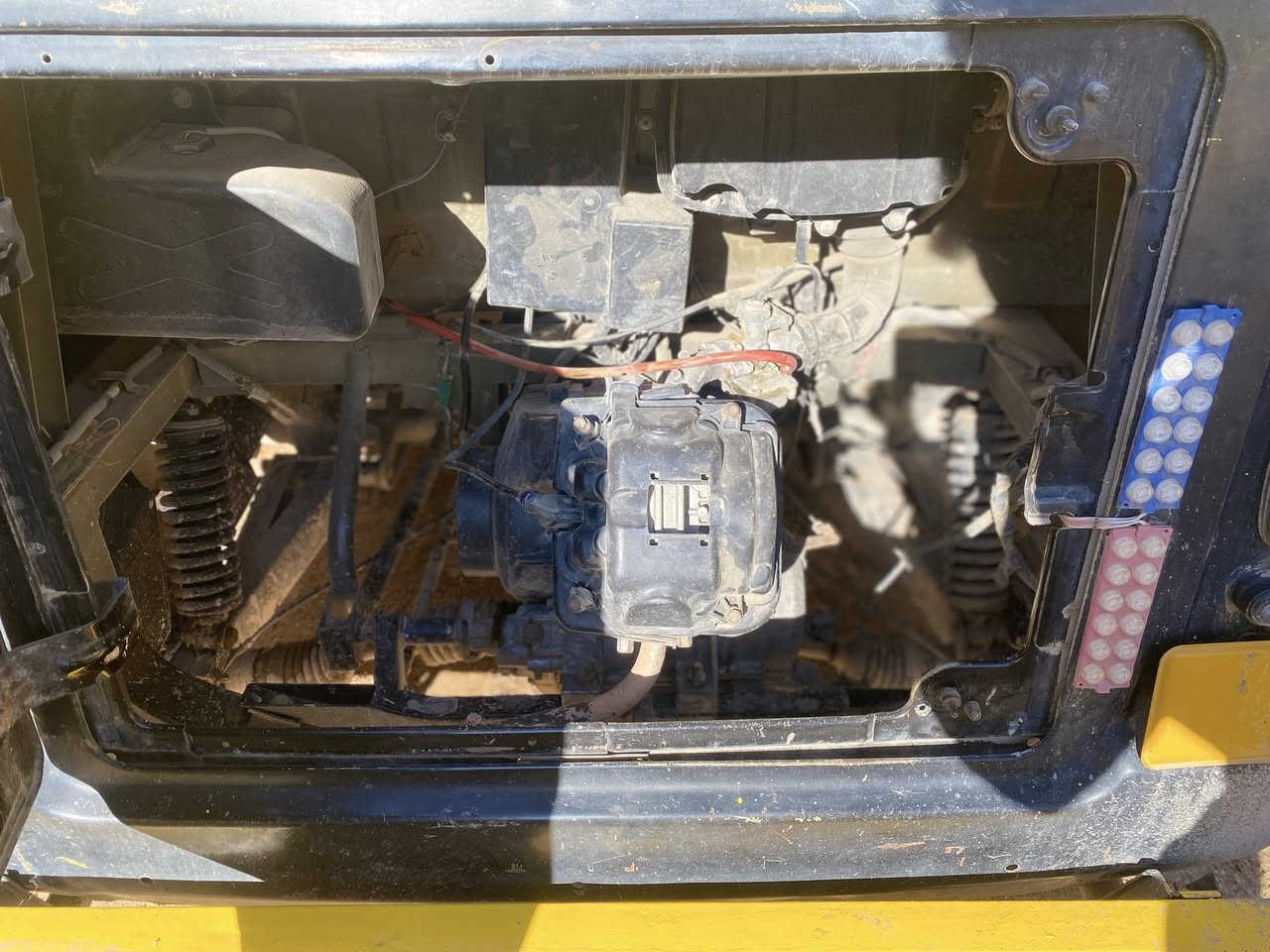 السلام عليكم عندي تكتك تيبي أس نضيفه حيل بس يحتاجله غلسه اني ماطلع بيه بس طابكه بل باب التكتك من أيدك الشارع التكتك نكره شرط حيل نضيف ولله شادله اني جادر تفصال حديد يعني انسه مطر حر انسه التكتك قطرت صبغ مابيه اني محتاج واريد أبيعه موديل 2018العنوان بغداد البلديات الرقم ***********سعر 3100بي مجال
