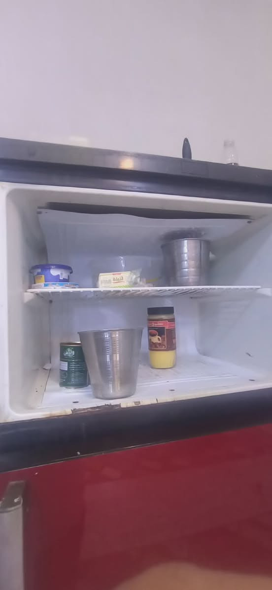 ثلاجة للبيع فقط لاسيتكة مال الباب الجوة واكعه للبيع 200بيها مجال


**إذا كنت صاحب هذا الإعلان وتريد حذفه لأي سبب، رجاءا أرسل رسالة إلى الدعم الفني**