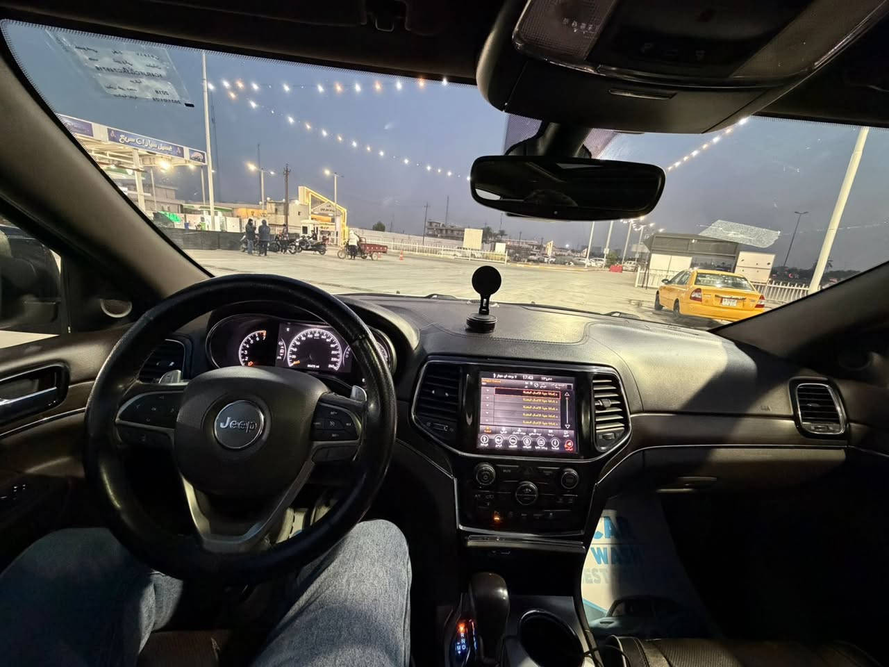 للبيع:
جيب جراند شيروكي 2019 – Overland
خليجي
🔹 اللون: (ابيض)
🔹 رقم اللوحة: (بغداد)
🔹 المواصفات: فتحة سقف بنوراما–  كشنات جلد  تدفئة تبريد – حساسات – كاميرا خلفية  – شاشات – مثبت سرعة

🔹 عدد الكيلومترات: 50 ميل
بيها صبغ قليل كلش باب السايق 
العنوان بغداد بلديات 
السعر 288$ وبيها مجال قليل
للاستفسار ***********
