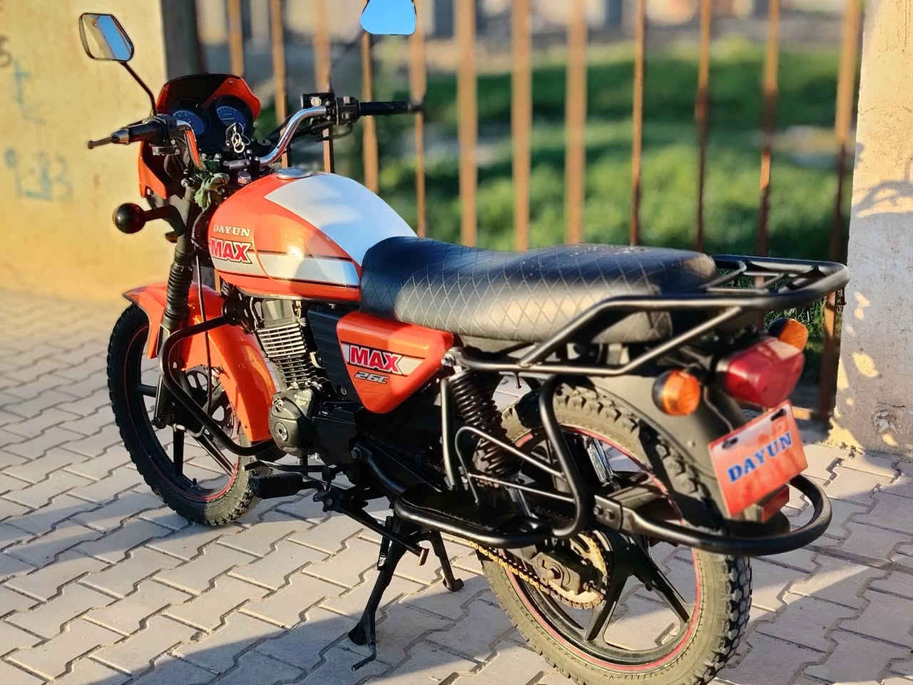 دايوان ماكس موديل 2022 اوراق اصوليه  دراجة كلها شغاله الف ما تصرف عليها  دراجة مثل مابصوره  مكاني كوت شيخ سعد  سعرها مليون و 350 وبيها مجال بسيط حك جيه  شراي يتصل  ***********
