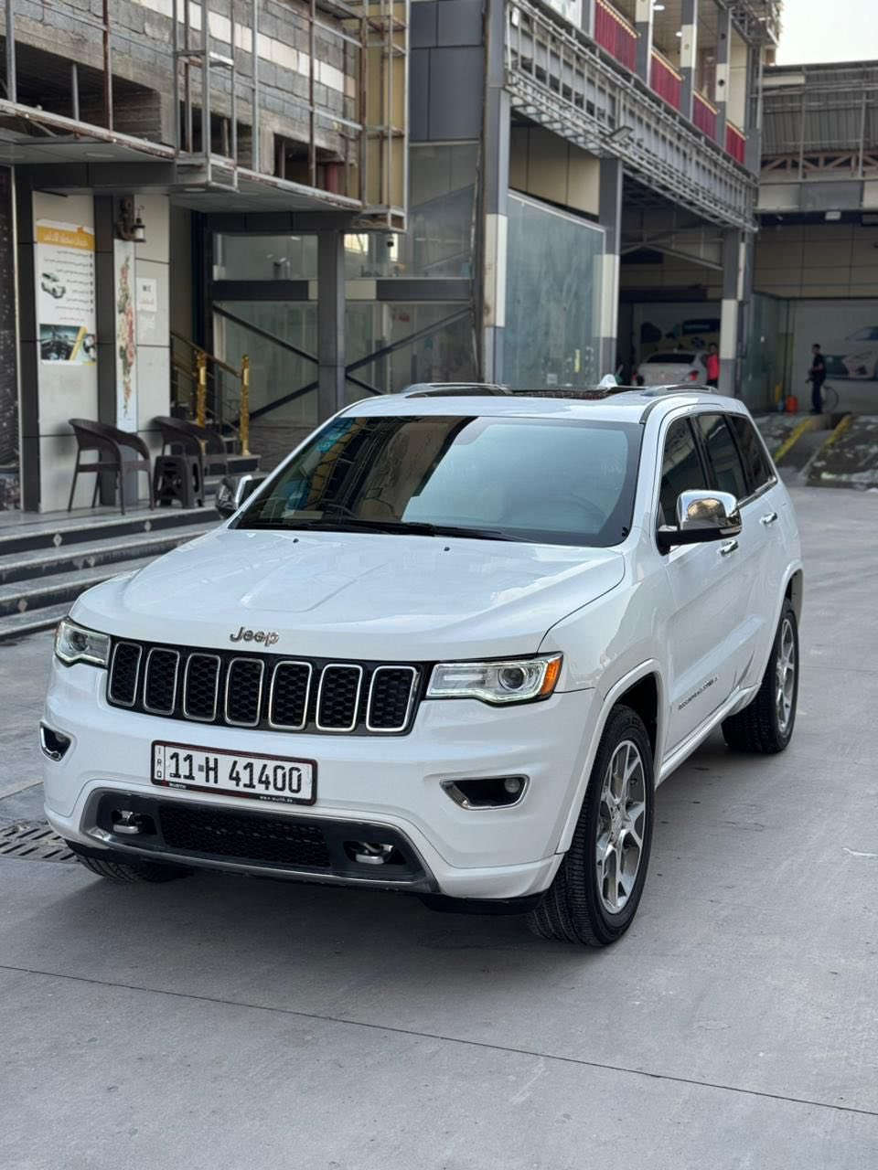 السلام عليكم جيب مديل 2015 رقم بغداد باسمي السياره مكينه أمريكي مكينه كير حداده كفاله 
السياره بيها صفحه صبغ 
مكان السياره بصره جمهوريه 
لاستفسار انتصل ما متواجد ع نت *********** 
السعر 188 قفل
