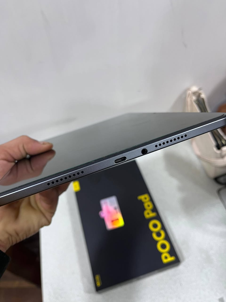 السلام عليكم
جهاز poco pad للبيع،جهاز اخو الجديد مستعمل 50 يوم فقط ،نظافه 100٪ 
مواصفات:
الشاشه  12.1 انج، 120 Hz, دقه 2.5K
معالج snapdragon 7s Gen 2
الذاكره 256 
البطارية 10000mAh
الشاحنه 33 w+ يدعم الشحن السريع 
اربع سماعات ستريو

السعر 325 وبي مجال ، متواجد على الفيس،
*********** وهذا الرقم بي واتساب

