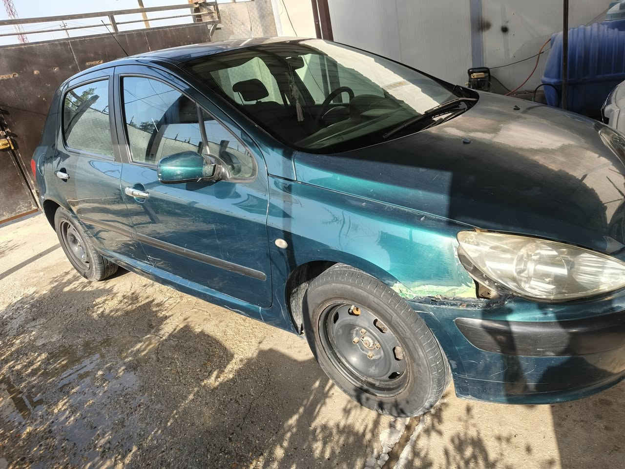 السلام عليكم سيارة للبيع بيجو فرنسي ٢٠٠٥ رقم بغداد باسمي تحويل ثاني يوم مكفولة بدون صبغ تبريد شغال المكان البلديات الاتصال ع الرقم أو ع الوتساب ***********
