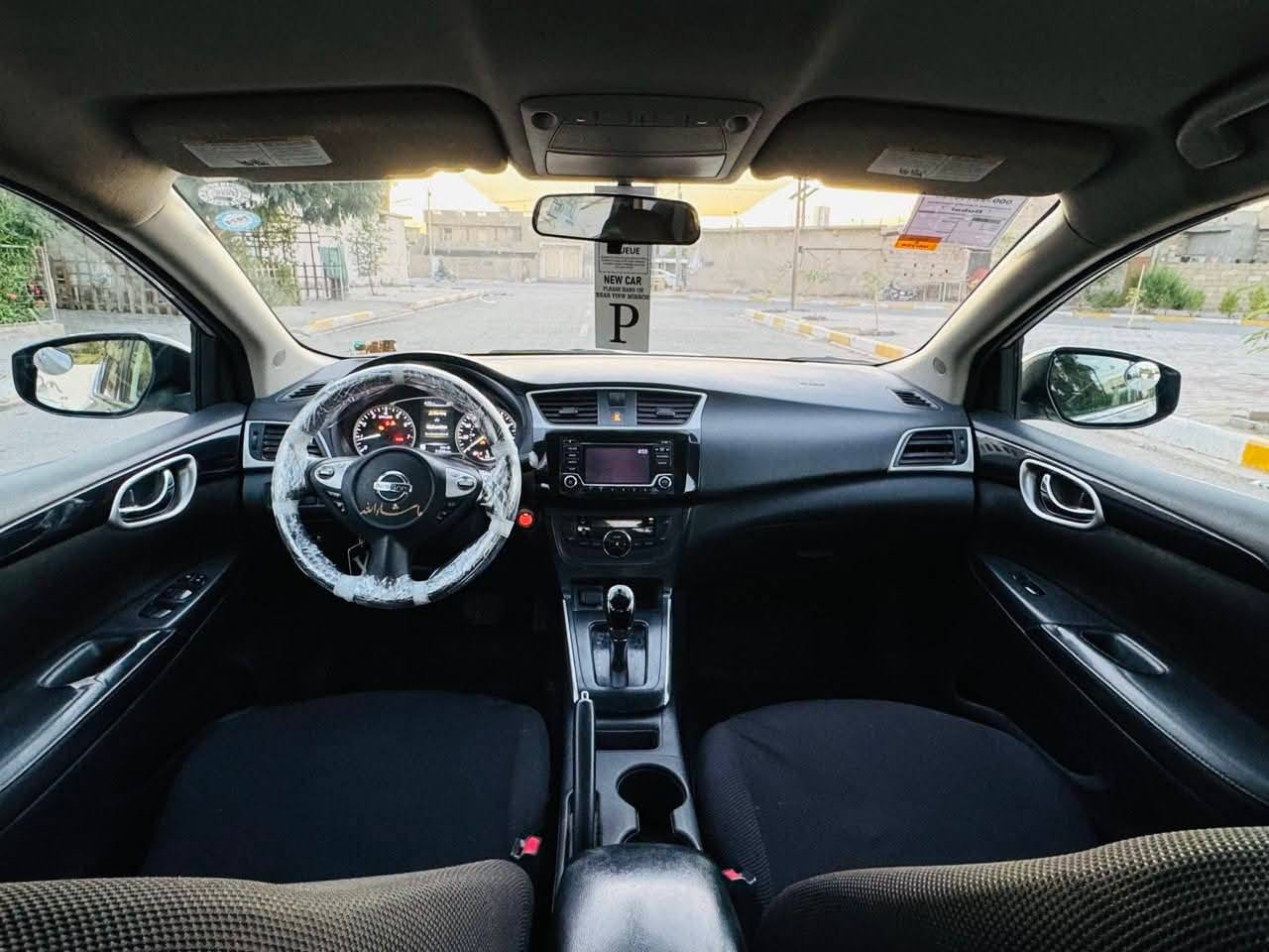 سلام عليكم نيسان سنترا مديل 2018 كيرو مكينه و حداديه و تدفها وتبريد وهزه وسنويه توها مجدد بسمي السياره بيها 3قطع صبغ بدون ايرباك ملاحظه السياره للمراوس بدون بيع بس مراوس مكان السياره بصره رقمي ***********
