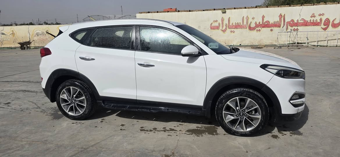 سلام عليكم  توسان موديل  خليجي  2018 سياره مكفوله من الكص   بيه صبغ   سياره أمرايه شفط حساس خلفي  كامره وشاشه  كبيره  تبريد قطعتين حداديه وتخم تاير  كفاله  سياره ماشيه 100للف  رقم شمالي  ***********
