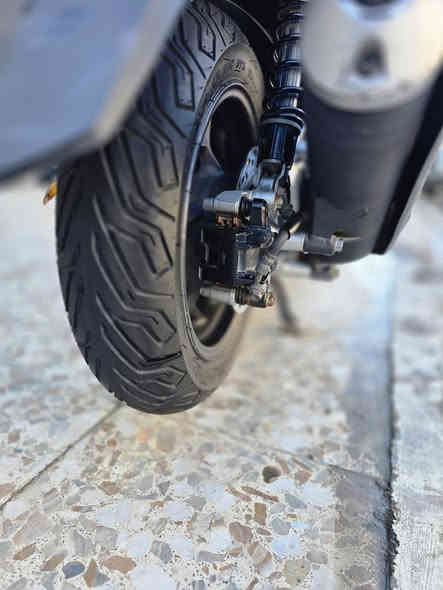 السلام عليكم PCX جيل الرابع وارد كوري مكفوله من كلشي فول مواصفات السعر 17مكاني بغداد للستفسار ***********
