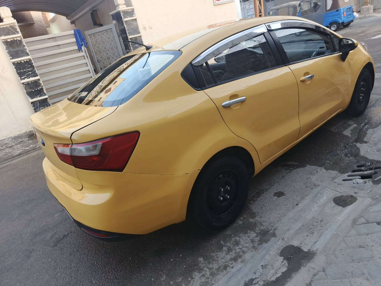 السلام عليكم كيا ريو 2015 خليجي
رقم بغداد السياره حلوه ونضيف صبغه ثانيه بيها بعض الملاحظات محرك 1600 دوش المرغوب هيئه مصفره 
السعر 77 وبيها مجال 
مكاني بغداد حي النصر ***********
