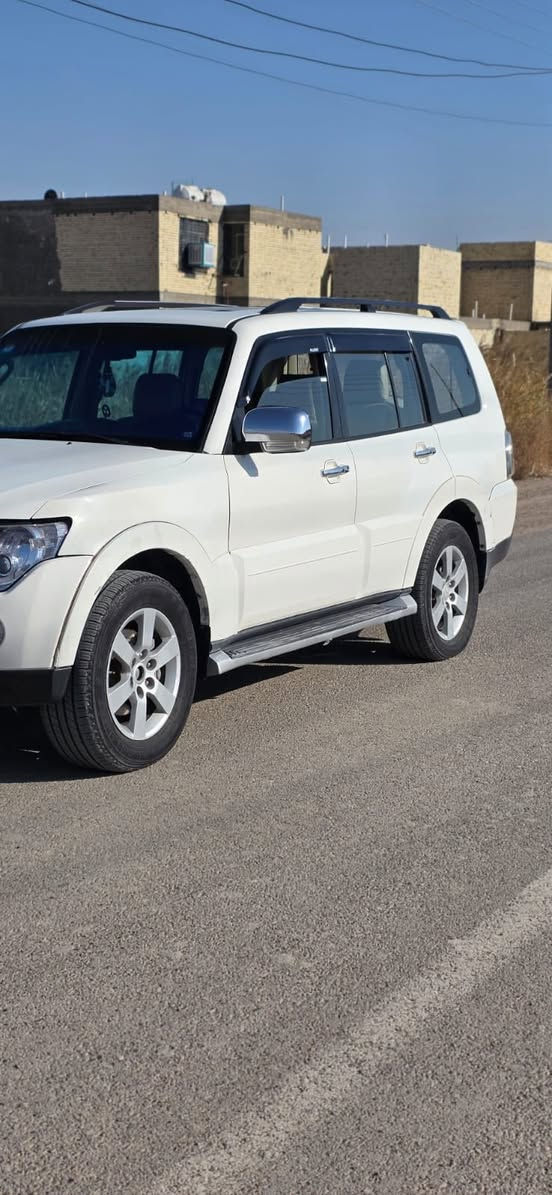 السلام عليكم 
باجيرو موديل 2008 حبتور لون ابيض
محرك 3800
دواخل جلد 
كشنات كهرباء
كشنات تدفئه تبريد 
مري شفط 
تحكم ستيرن 
شاشه /كامره و حساسات خلفيه
السياره فتحه و دمام خلفي
تبريد 3 قطع
منضومه زينون 
محرك و كير كفاله عامه
صدر نضيف نسبه 70%
تخم تاير جديد
السياره بأسمي مشروع وطني 
كفاله عامه (ما عدا باب السايق و چاملغ ) صبغ فقط سونار مرفق ويه الصور
السعر 123 وبيها مجال
العنوان بغداد الدوره /***********
