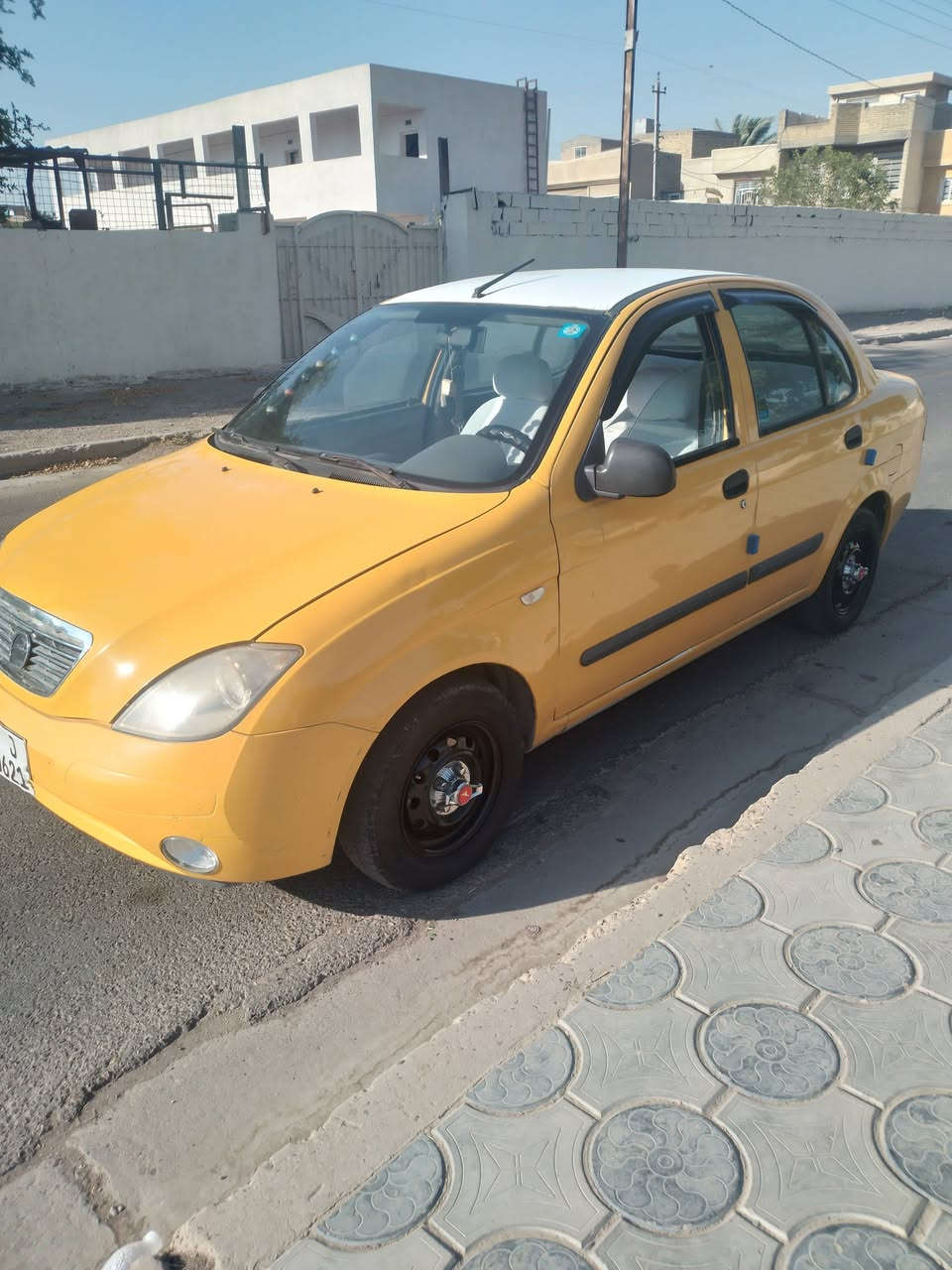 للبيع سلام عليكم سياره طيبه موديل ١٦ نضيفه وكله شغال عده البلبرن مال كبريسر كايم وبيها طخه خفيفه بل جاملغ مال سايق ومكحله فقط بسمنه تحويل ثاني يوم رقم انكليزي هزه السعر ٣٨ وبيها مجال الشراي بي خير ويدلل مكاني بغداد حي العامل رقم***********
