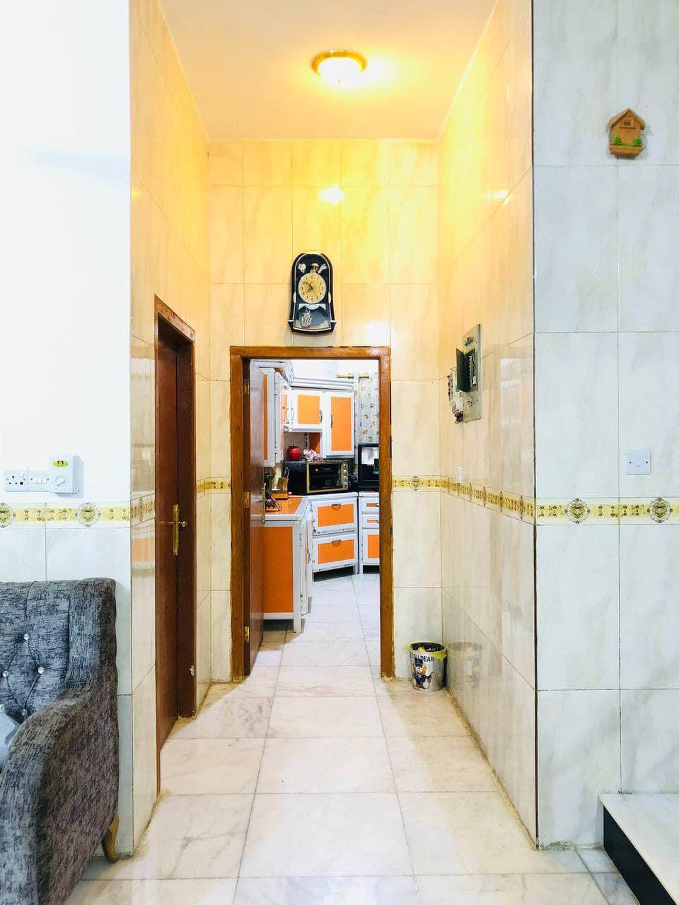 دار للبيع  جاهز للسكن
طابو زراعي سند 25 
المساحة 200

يتكون من طابقين :
الطابق الاول / غرفة وصالة ومطبخ وهول وصحيات 
الطابق الثاني / 3 غرف نوم وهول وصحيات
الدار ناقص واجهية والطارمة صبة لكن من الداخل كامل

العنوان /حله / حي الاساتذة / خلف مدينة حمورابي قرب بيت عميد قيس خامس بيت عن التبليط 
للاستفسار  اكثر يرجى التواصل اتصال او واتس اب على الرقم 

***********

#مكتب_العماد_للعقار
#العنوان_الحله_شارع_الضريبة
#مستعدون_لنشر_كافة_عروضكم
