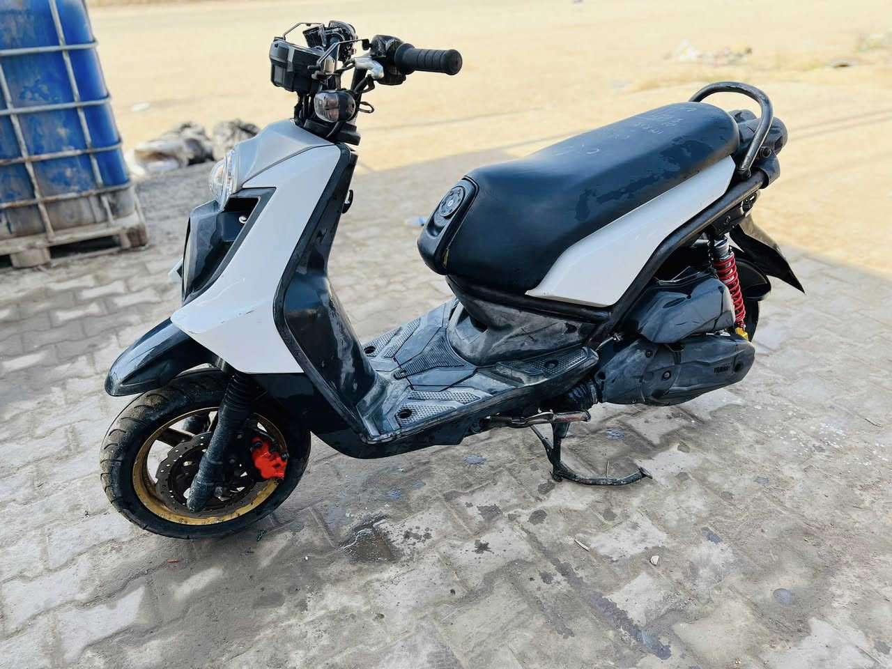 سكنس جبلي ياباني كفاله عامه ما نقصه برغي صارله شهرين من طالعه من الرمبه موديل 2010. العنوان الديوانيه  الحمزه الشرقي    السعر خاص.   ***********
