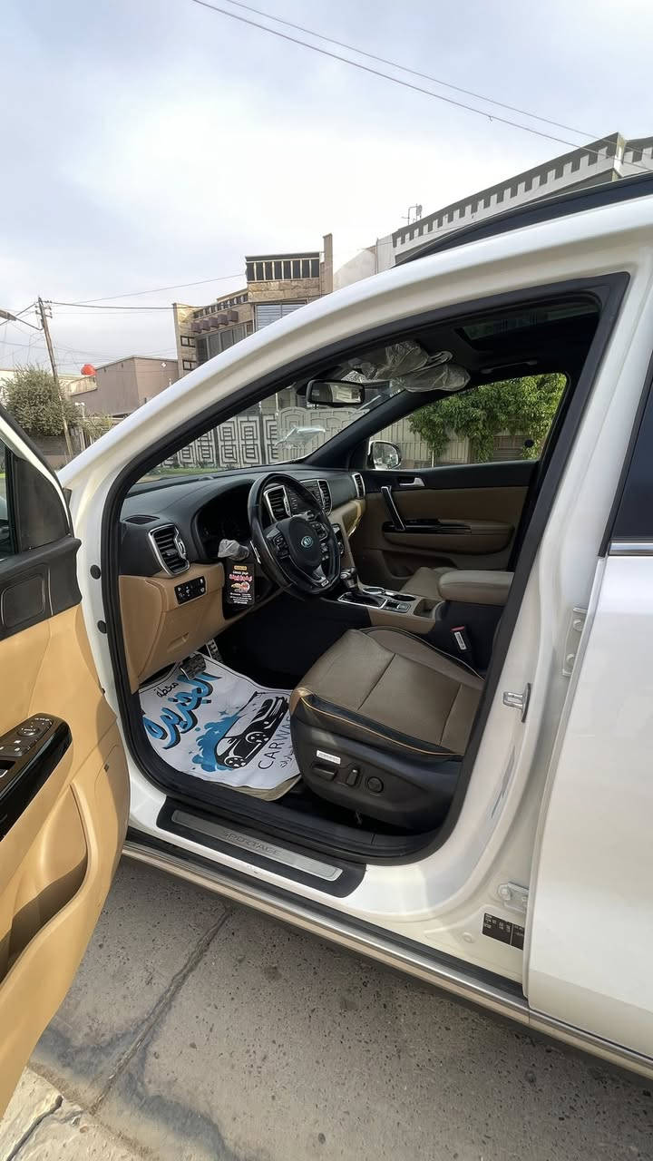 السلام عليكم 
سبورتج 2018
جيتي لاين 
فول مواصفات 
بنورما
بصمة 
حساسات ٣٦٠ 
امراية شفط
امراية وسطية اتو دم 
بجم بقلاوة 
جنطة كهرباء 
مكينة 2000
بك لايت لد 
انارة داخلية لد 
سستم صوت جيبي ار 
كشنات كهرباء 
داخل حمصي 
ماشية 44 
رقم بغداد بسمي سبير منازل 
السيارة ع وضع الشركة 
بيهاا بارد اربع اصابغ بجاملغ الخلفي 
ورصعتين صغار كلش مكاني بغداد حي الجامعة 
***********
