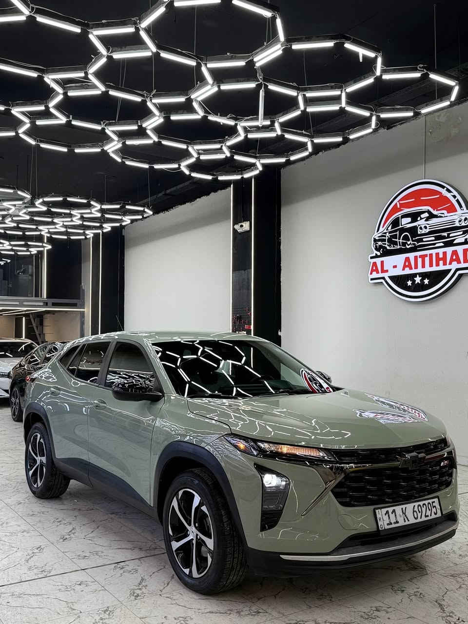 للبيع او مراوس باقل شوفرليت تراكس ٢٠٢٤  مواصفات RS1  صبغ بنيد فقط وبارد بالجاملغ مثل ما موضح بالصور ماشية ٢٨ قابل للزيادة 
المواصفات: 
رادار 
مثبت مسار 
مثبت سرعه
ستيرن D-shap رياضي 
تدفئة بالستيرن 
تدفئة كشنات
تشغيل عن بعد 
اوتو ستوب تحكم يعني تلغي وتشغله ميحتاج تحوير او برمجة
جام اربعة اوتو 
كاربلي واندرويد اوتو وايرليس 
منافذ تايب سي ويو اس بي 
لايت ليد اوتو 
لدات. نهارية 
كير At 6 نمر 
محرك ١.٢ تيربو المرغوب نشط جداً والجناية يعرفوا شنو 
السياره لون مميز والنظافة مثل ما تشوفون
السعر ١٥٤ 
رقم بغداد باسمي هزه ٢٥  كلشي جاهز تحويل ثاني يوم
مكانها بغداد واسف ع الاطاله 
***********
