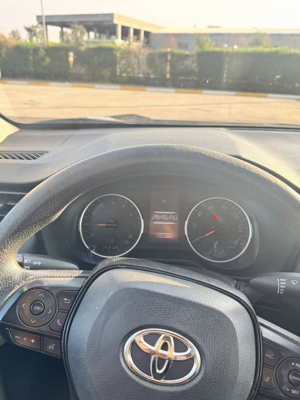 سلام عليكم 
تويوتا راف فور Le 
حادث بونيد وجاملغ بدون دواخل 
سعر 195 وبي مجال الجيه
لتواصل واتساب 
***********
