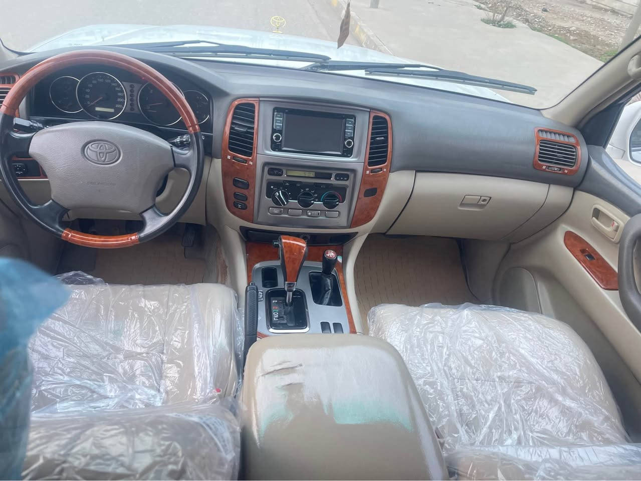 له سه ر ده قي شه ريكه. مونيكا موديل 2006 GXR
فول مواسه فات
. گيرو مه كينه به شه رت
بوياغ ٢ پارچه ي هه يه بي ناوگرتن
سه نه وي ره قه مي نوويه تا ٢٠٣١
نمونه جوانه.  چوارتايه ي نوويه
سعري ١٩٢$
***********
*********** كويسينجاك, أربيل
