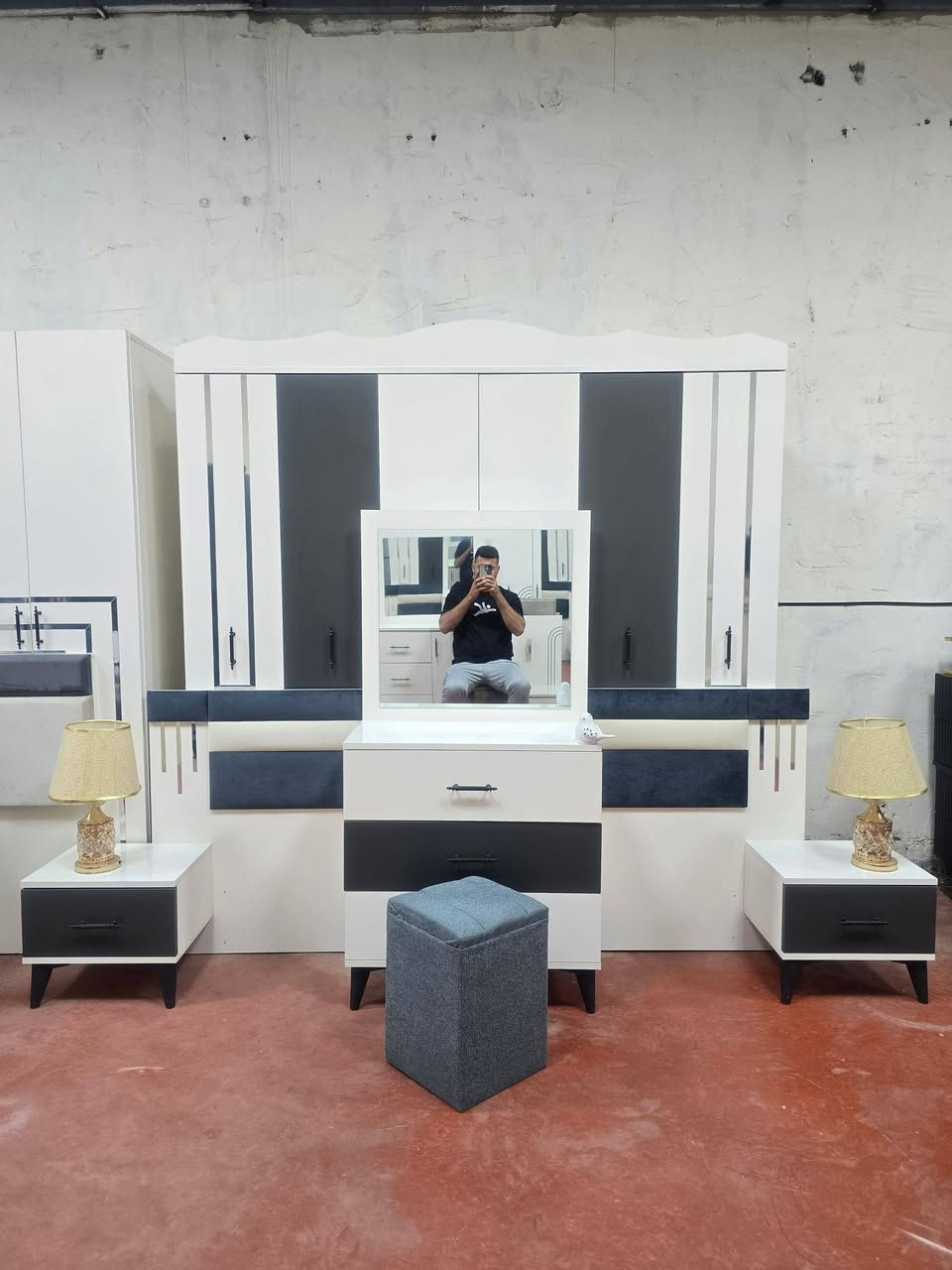 تخفيضااات غرفه نوم 6 قطع اخت الجديده موديل حديث😍😍 كل هذا بـ 500 شد ونقل داخل بغداد مجاني للحجز اخذ سكرين وتفضل واتس اب *********** تتوفر انواع الغرف
