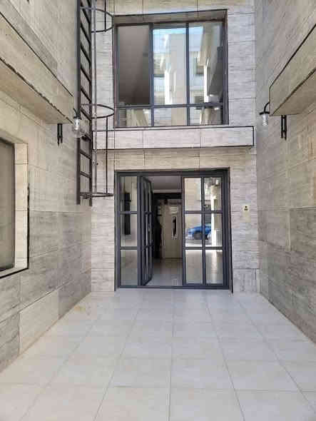 للبيع شقّة في مجمع الزهراء السكني
فرصة استثمارية

شقة وسطية بمساحة 160 متر، بتصميم عصري ومساحات مريحة، وتضم:
 • 3 غرف نوم واسعة
 • غرفة ضيوف أنيقة
 • مطبخ حديث
 • حمّامين بتشطيبات ممتازة

✔ مشمولة ضمن مبادرة المصرف العقاري
✔ هدية مع الشقّة: مطبخ مودرن كامل وجديد
✔ خدمات متكاملة داخل المجمع
✔ كهرباء مستمرة على مدار الساعة 

سعر الشقّة: 139 مليون وبيها مجال
قسط المصرف العقاري: 549 ألف شهريًا
للاستفسار الاتصال ع الرقم ***********
