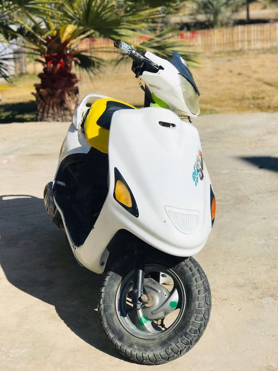 السلام عليكم دراجه فراشه فحل للبيع دراجه مكفوله كفاله عامه ما ناقصه شي كلشي شغال سلف هندر اشاير كلوبات زنون كامله من كلشي مكينه ما مفتوحه مشي ونعومه خير من الله السعر 290 وبيه مجال قليل رحمه لولديكم الي ما يشتري لا يواعد وما يجي للاستفسار ***********
