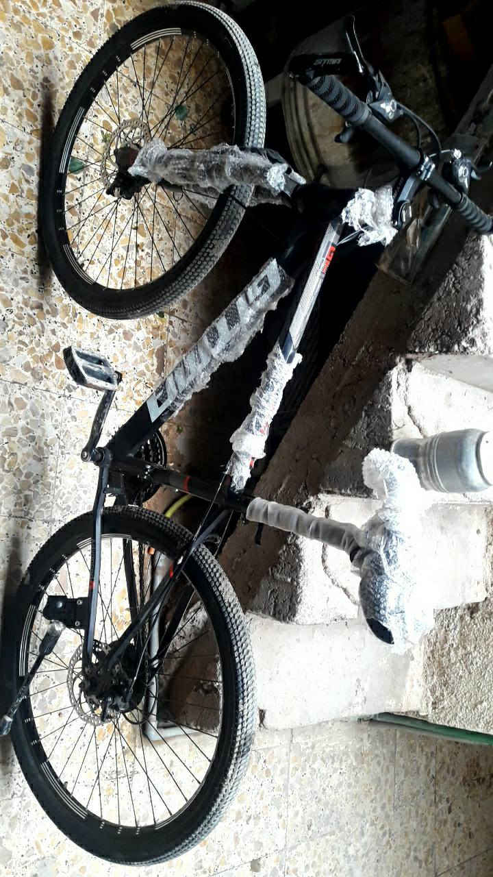 بايسكل جبلي جديد للبيع قبل سبوع اشتريته ب 150 / 7 نمر /دبلات دكسات بريك هوائي /اريد ابيعه اعلا سعر ابيع خلي سعرك وانه اراسلك


**إذا كنت صاحب هذا الإعلان وتريد حذفه لأي سبب، رجاءا أرسل رسالة إلى الدعم الفني**