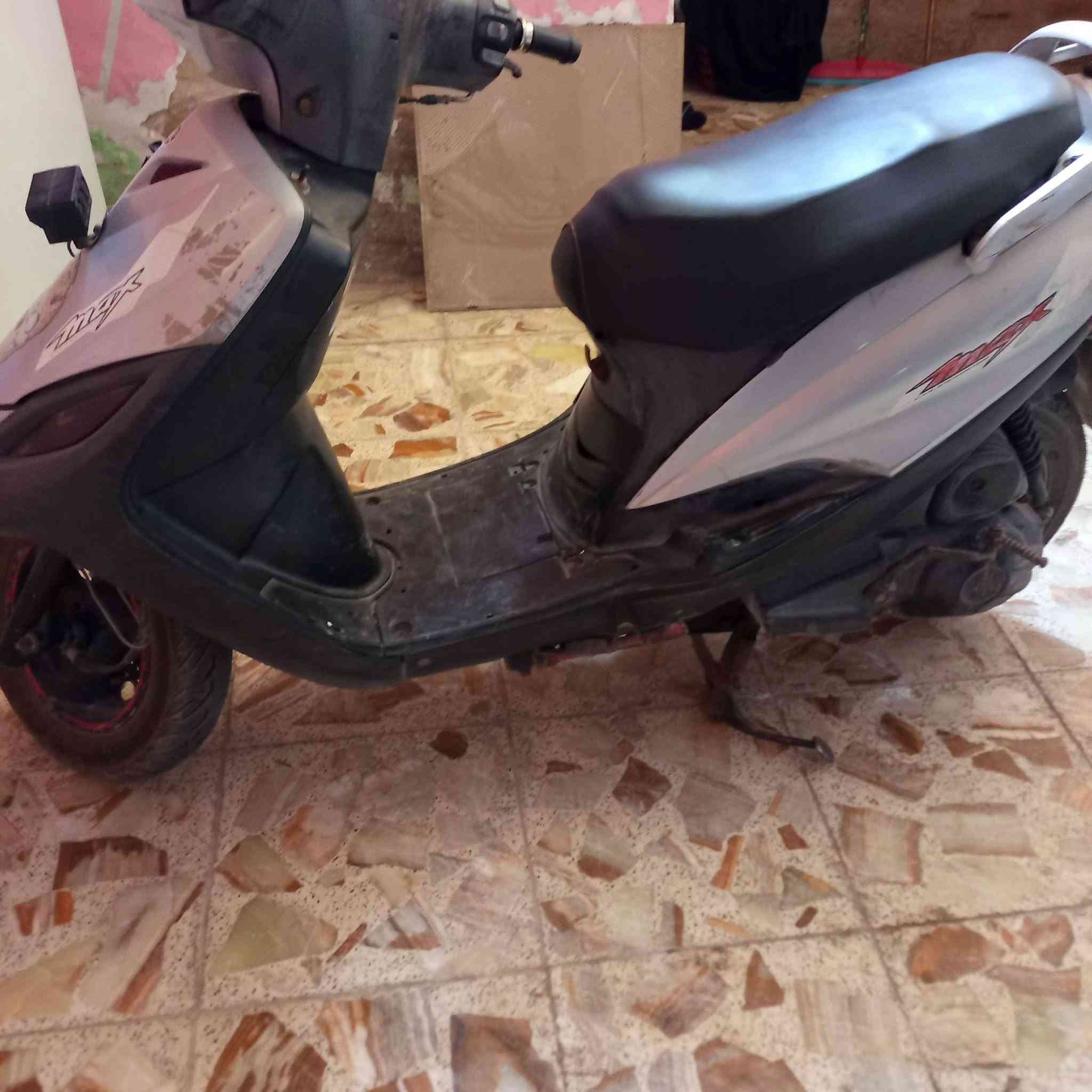 ماكس للبيع الدراجه شغاله السعر 250 مكان التاجي ابو عظام رقم الهاتف ***********
