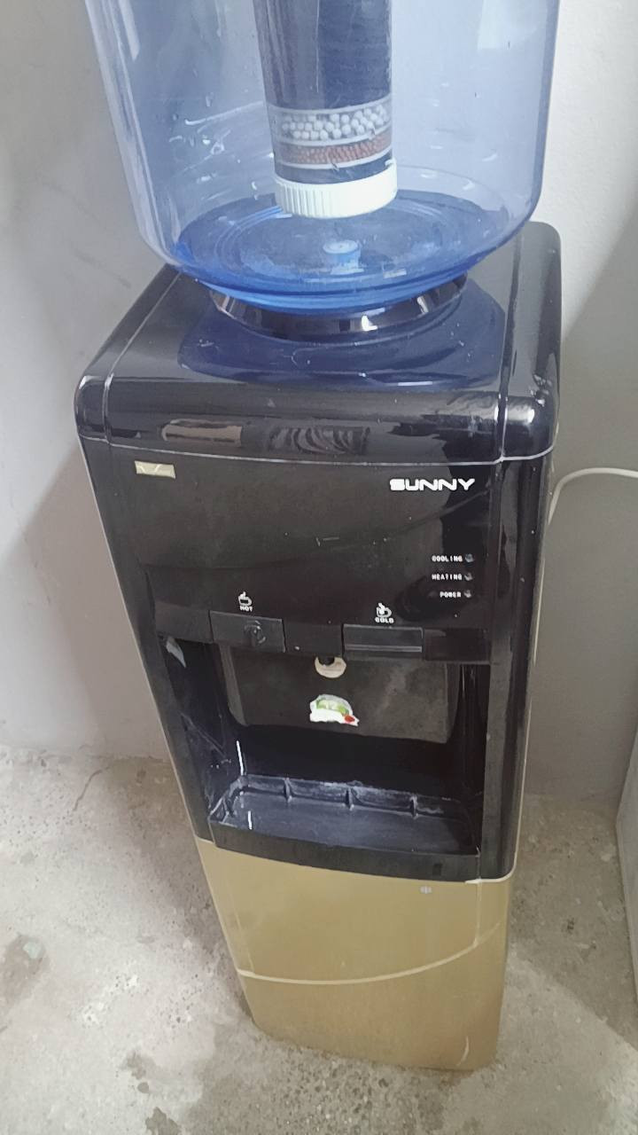 براد ماء نوعيه سوني شرط الشغل حار اوبارد وفريزه تبريد ثلج اذا ماثلج ترجع الشراي يتصل ***********بي واتساب العنوان حي الانتصار يوجد توصيل
