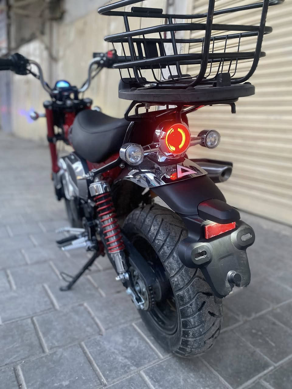 سلام عليكم دراجه هوندا داكس  جديده كلش محرك 125 ياباني اصلي  كلاسك موديل 24 مكاني بغداد الكفاح. السعر 17 ورقه ***********
