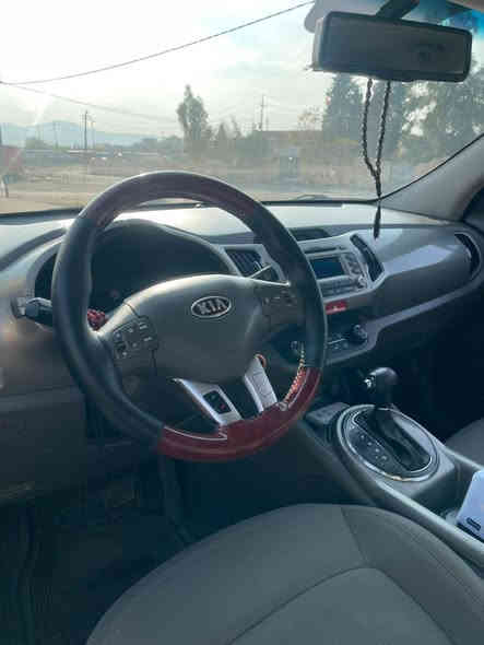 سلام عليكم من رخصة الادمن سبورتج 2012 خليجي نص فول رقم اربيل سنويه لل2030. السياره مابيها ولا قطعة صبغ غير بس اثر تيزاب علبنيد والباب الخلفي فقط السياره مكينتها مفتوحة بس ماشاء الله لا نضوح ولا تبخير ولا تنقيص تبريد حدادية كلشي ميه عله ميه والسياره احلى من الصور  بيها وكاله عامة ب اسمي سعرها 127 وبيها مجال للشراي للاستفسار رقمي *********** هزة جديدة لل 2026 وبخدمتكم
