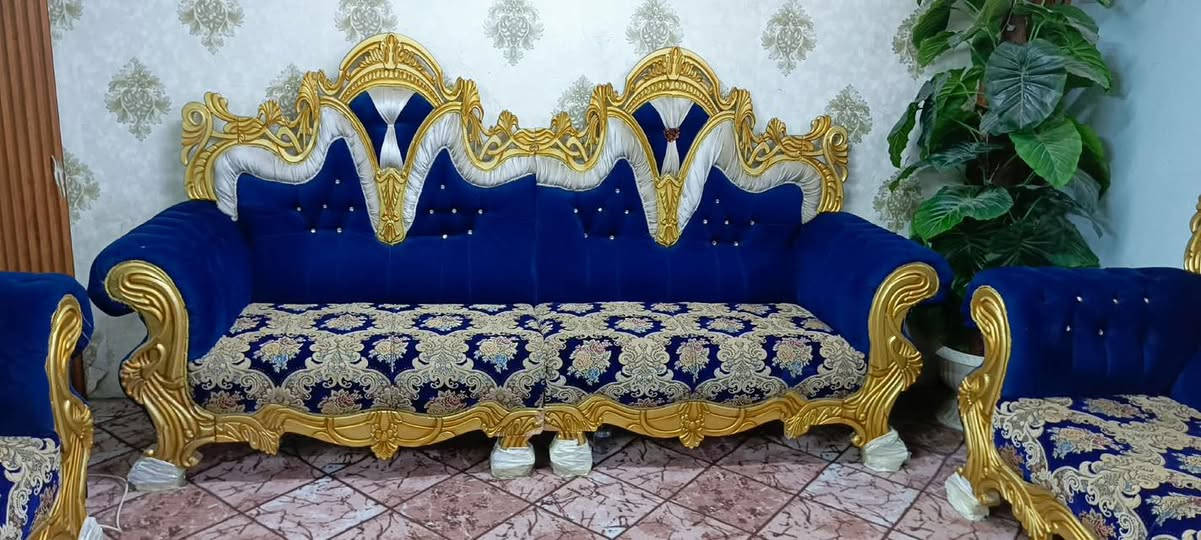 ديوان ملكي 22 مقعد تسكام درجه اولى مستعمل قليل كلش السعر 900 وبي مجال المكان بغداد اكو توصيل ***********
